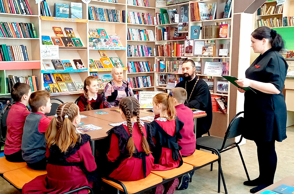 В Водоватовской сельской библиотеке прошло мероприятие, посвященное Дню православной книги